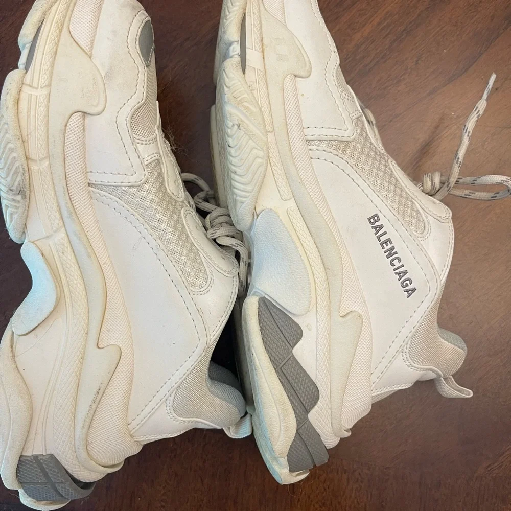 Balenziaga sneakers in great condition, paid over $1000 for them - Picture 4 of 10